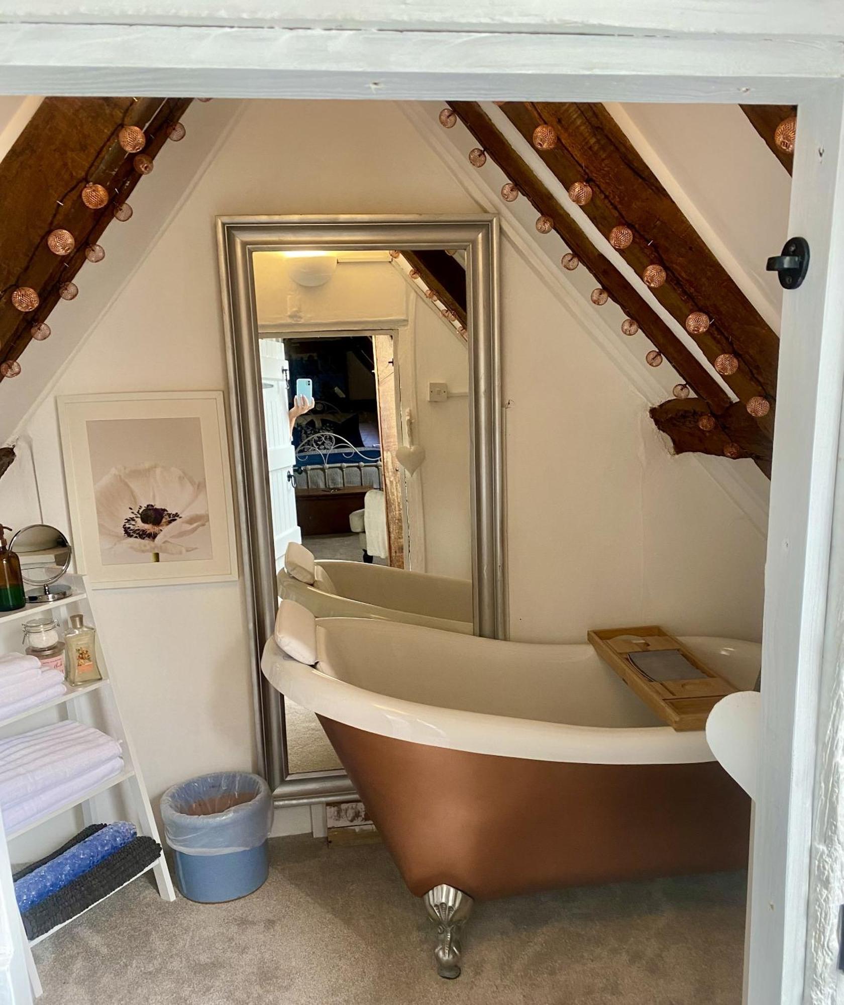 Chestnut Tree Cottage, 7 High Street Ardingly Room photo